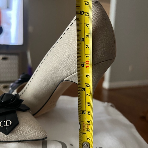 Dior Cream Heels with Black Bow Accent - Picture 10 of 11